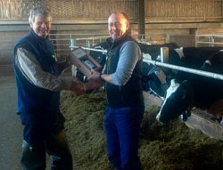 Phil’s reward for his practical tip was a very welcome bottle of port, donated as the prize for this competition by Elanco and presented to him on farm by Dave Selway, the Elanco South West Account Manager.