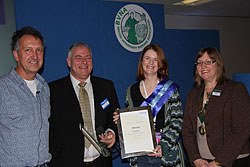 Petplan PIA 2009 (L-R) Zoologist & Wildlife photographer Mark Carwardine, Petplan Business Developer Howard Brown, PIA Winner Fiona Andrew and (Former) Senior Vice President of BNVA, Bonny Millar.