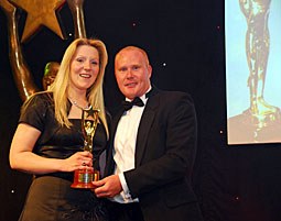 Andi Collins from Merial receives BESMA Sales Pro of The Year Award from Lee Hall of Virgin Business Media