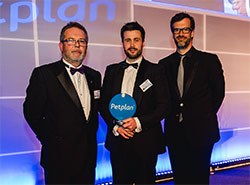 Petplan has announced that Richard Williams MRCVS from the Vale Veterinary Centre in Barry has won its Vet of the Year award.